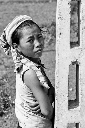 Young H'mong lady along the road to Lau Chai