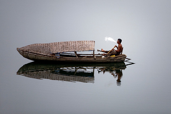 Thuoc Lao smoke